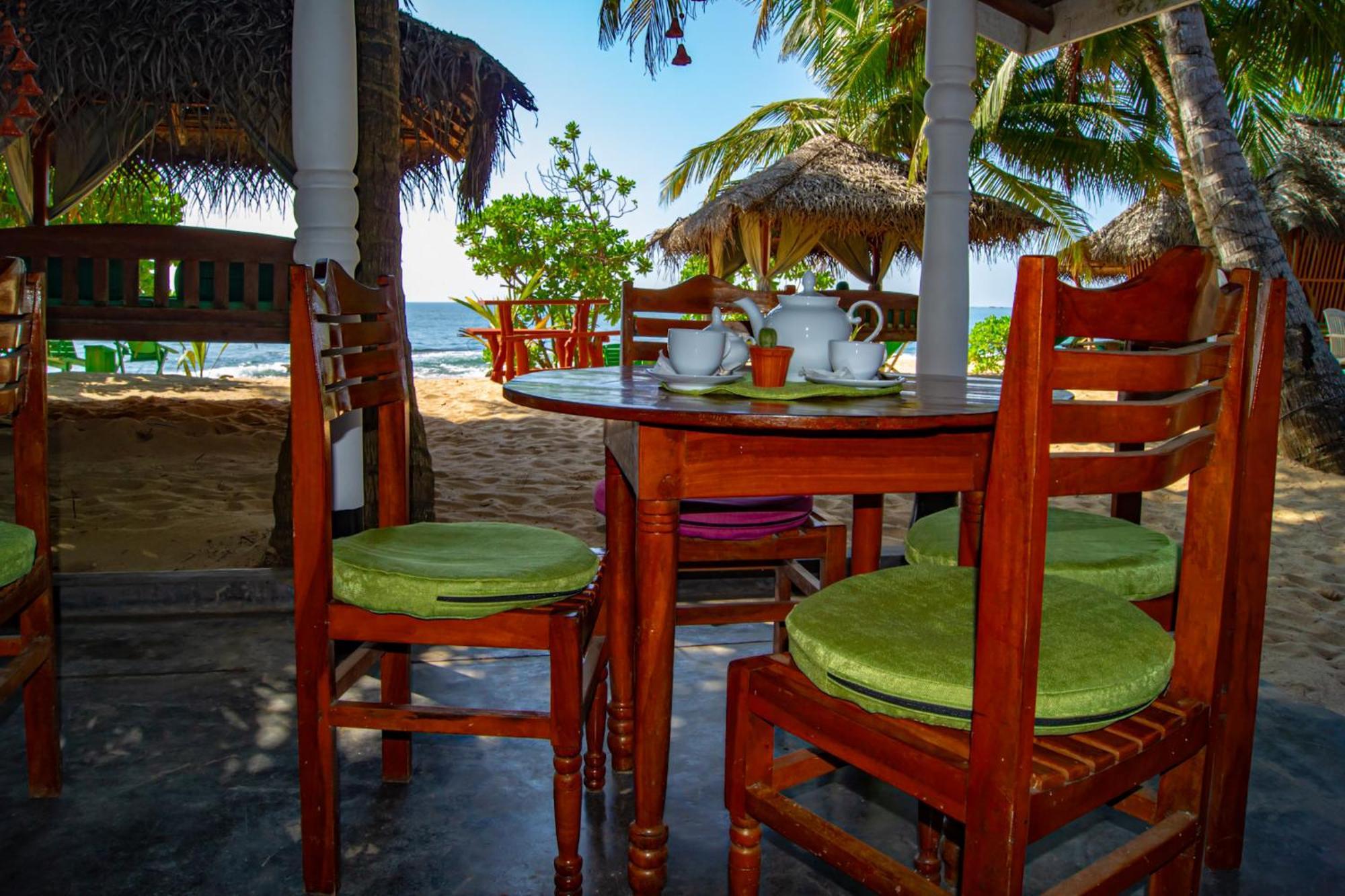 Ibisbird Beach Bungalows, Sport, Spa And Restaurant Tangalle Ngoại thất bức ảnh